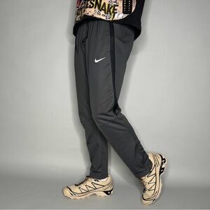 Nike Men's Dark Gray Joggers